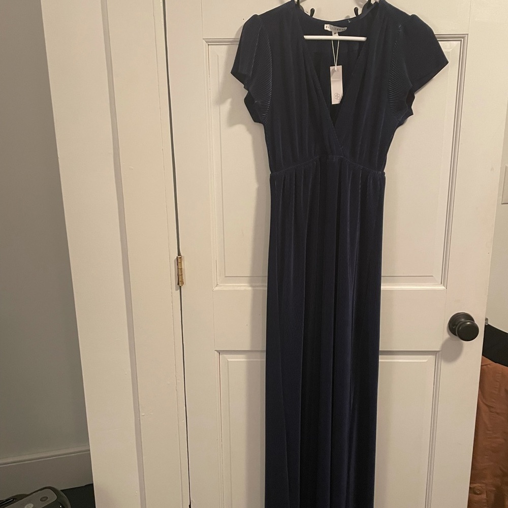 Elegant dark blue maxi dress.